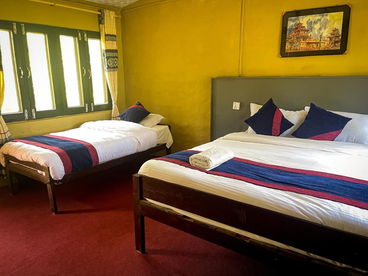 Hotel Tharu Garden And Beer Bar Читван Экстерьер фото